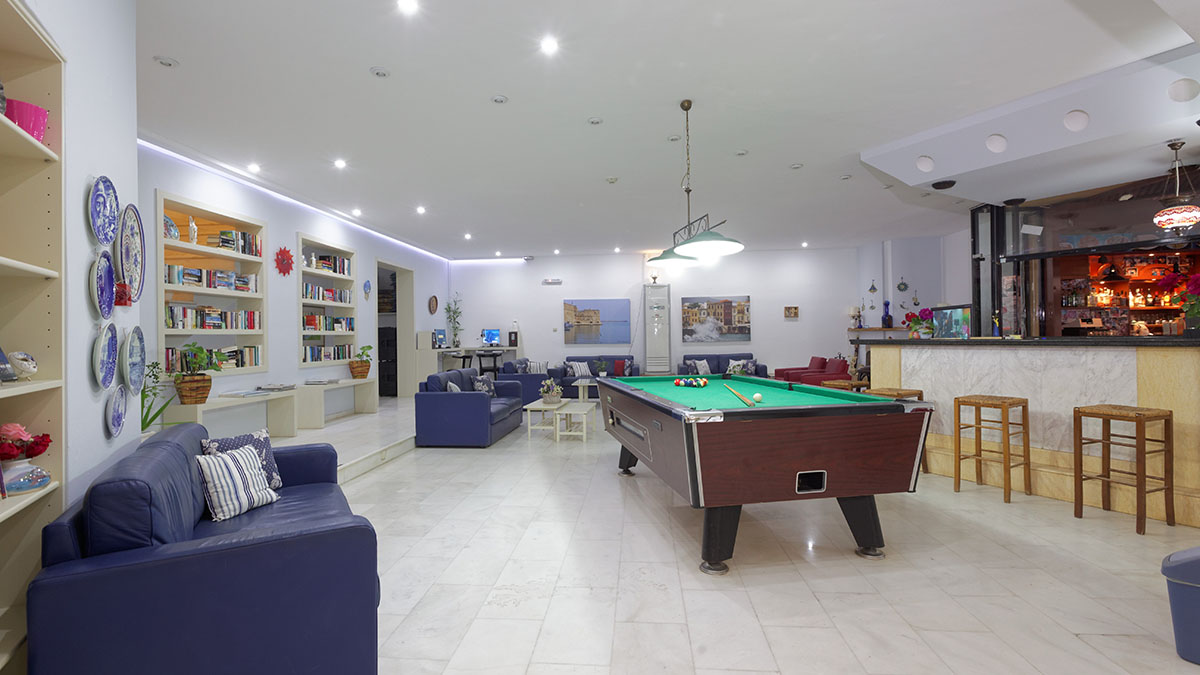 Latania Studios & Apartments